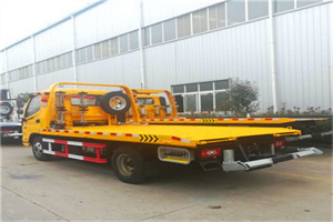 芦溪附近拖车救援搭电